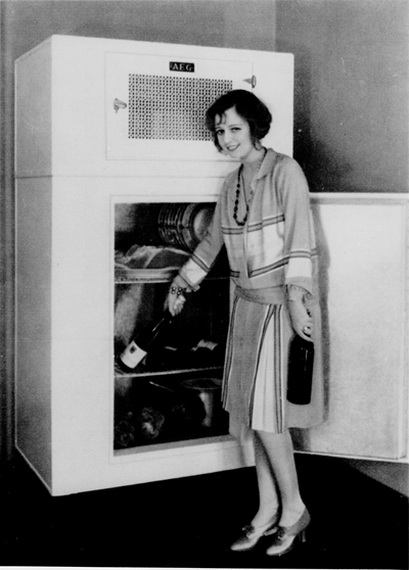 Первый абсорбционный холодильник (1925 г.) 